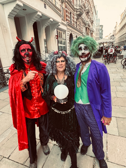 Halloweenkostüme Teufel, Wahrsagerin und Joker in Hamburg